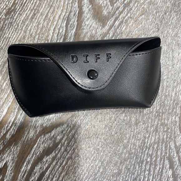 Diff Eyewear Becky rose gold w/pink mirror lens - Picture 2 of 5